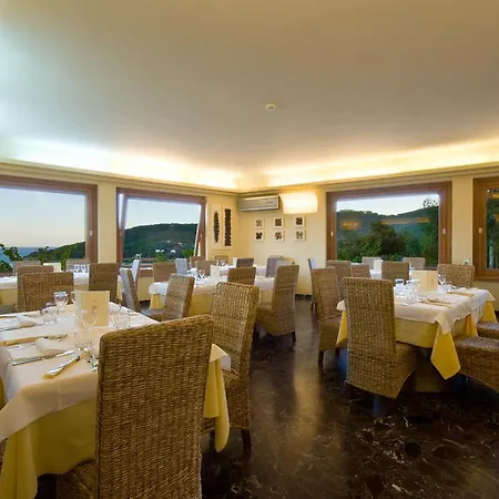 فندق La Perla Del Golfo 4*