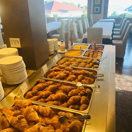 La Perla Del Golfo Hotel 4*